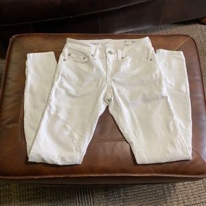 Vineyard Vine white skinny jeans